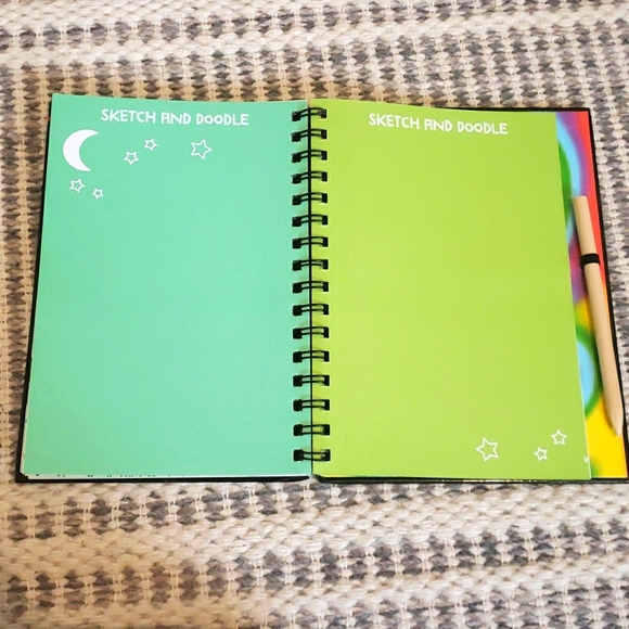 Trace-Along Scratch and Sketch Dot-to-Dot Animals activity book - Picture 7 of 7